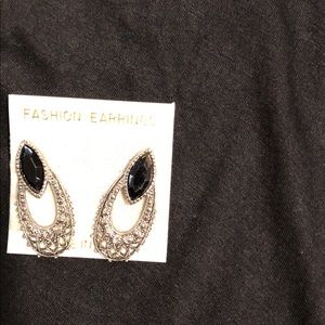 Earrings with diamonds